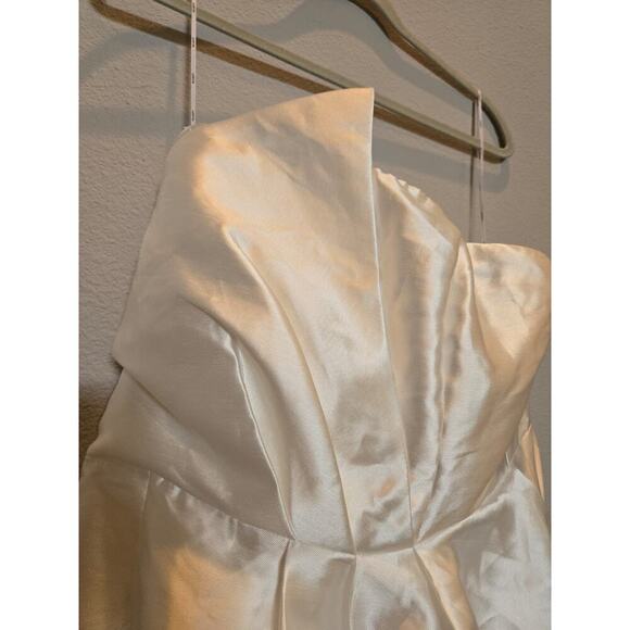 Revolve Elliatt Protea Gown 2XL Ivory Off-Shoulder Hi-Low Formal White Party - Picture 6 of 16